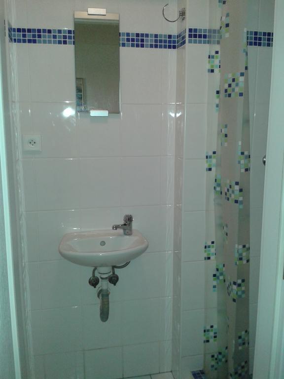 Chata Jawa Hotel Strazne Bilik gambar
