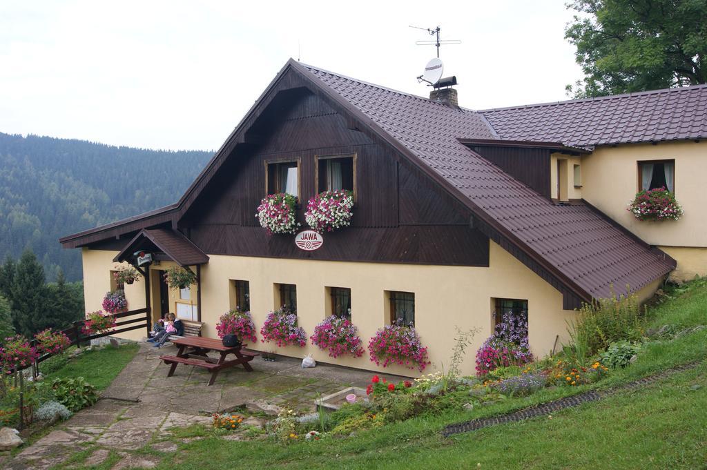 Chata Jawa Hotel Strazne Luaran gambar